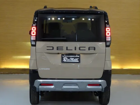 Mitsubishi Delica Mini