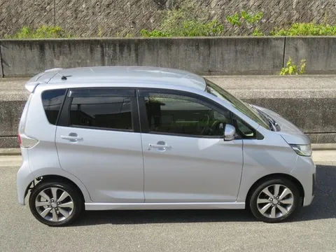 Mitsubishi eK Custom