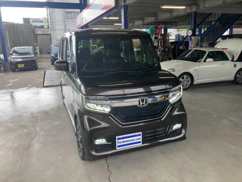 Honda N-BOX Custom