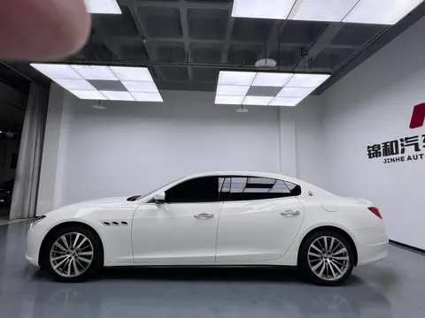 Maserati Quattroporte