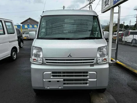 Mitsubishi Minicab Van
