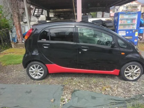 Mitsubishi I