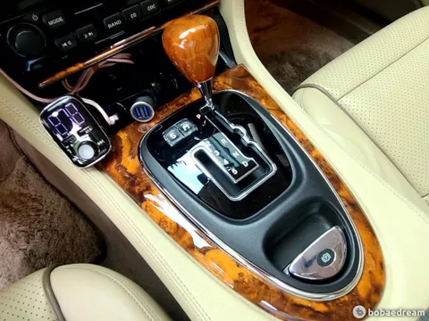 Jaguar XJ