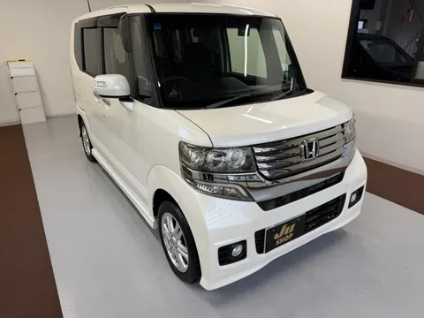 Honda N-BOX Custom
