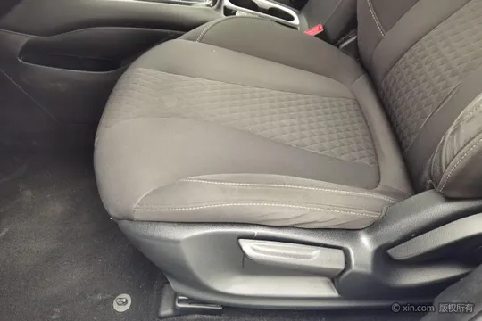 Roewe i5