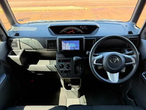 Toyota Pixis Mega