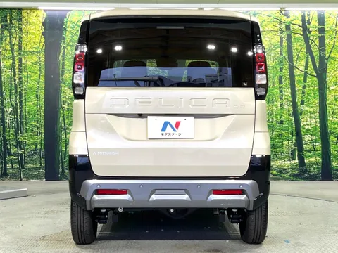 Mitsubishi Delica Mini