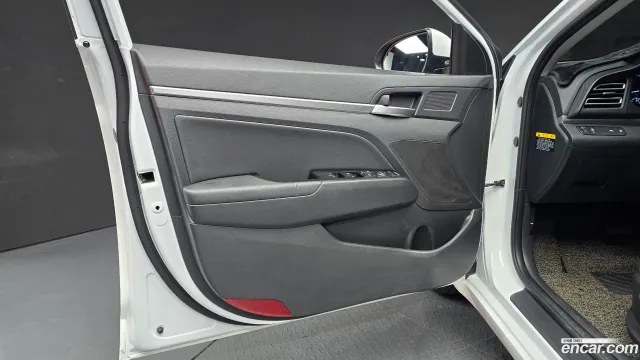 Hyundai Elantra (Avante)