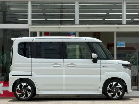 Suzuki Spacia Custom
