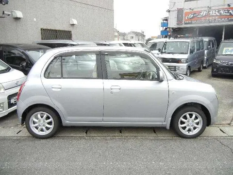 Daihatsu Mira Gino