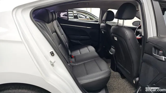 Hyundai Elantra (Avante)