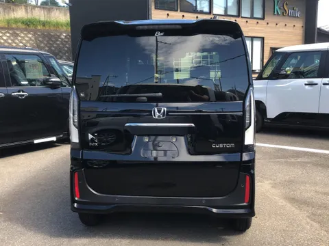 Honda N-BOX Custom