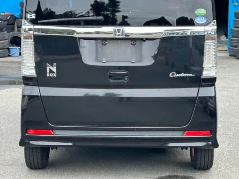 Honda N-BOX Custom