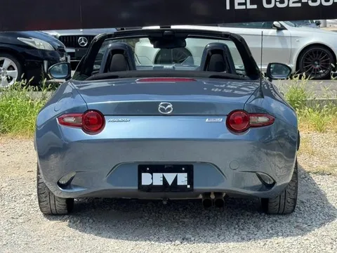 Mazda MX-5 (Roadster)