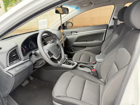 Hyundai Elantra (Avante)