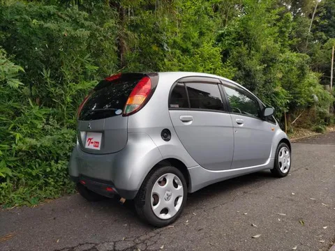Mitsubishi I