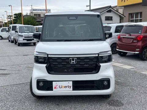 Honda N-BOX Custom