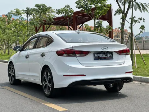Hyundai Elantra (Avante)