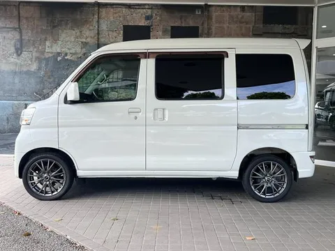 Toyota Pixis Van