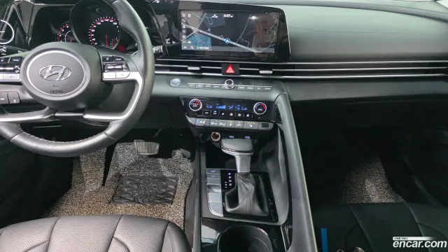 Hyundai Elantra (Avante)