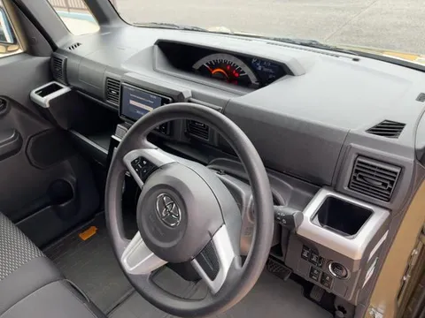 Toyota Pixis Mega