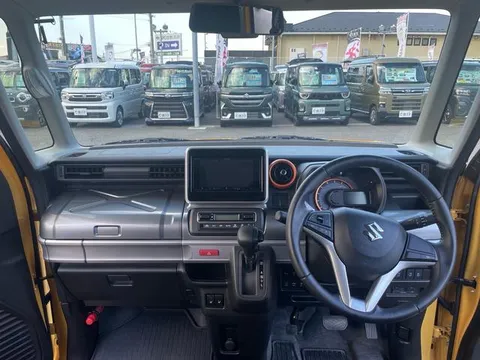Suzuki Spacia Gear