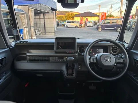 Honda N-BOX Custom