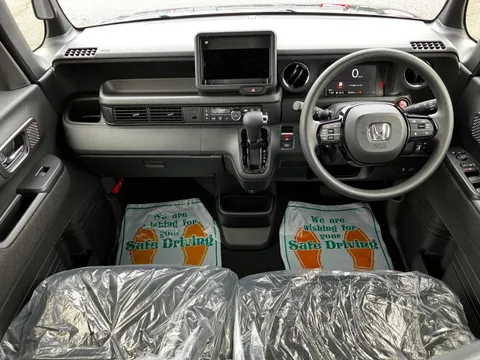 Honda N-BOX Custom