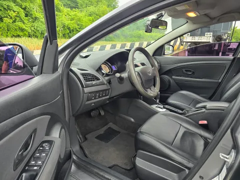 Renault SM3