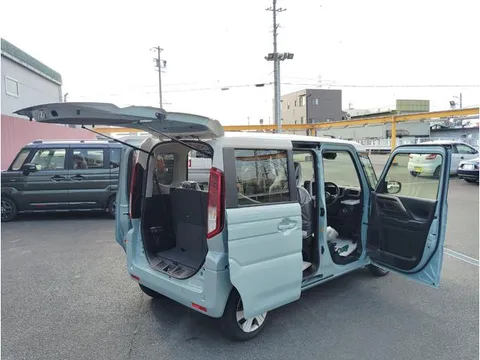 Suzuki Spacia
