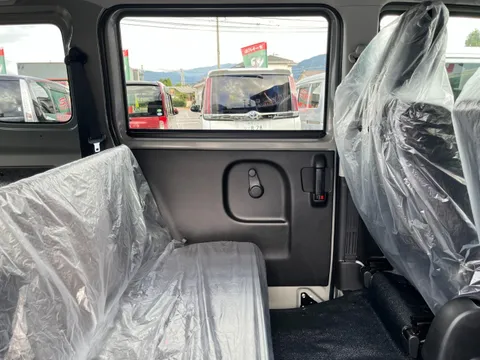 Nissan Clipper Van