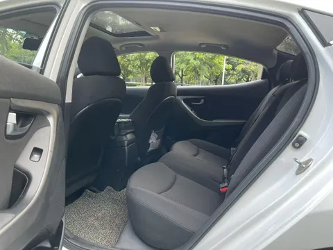 Hyundai Elantra (Avante)