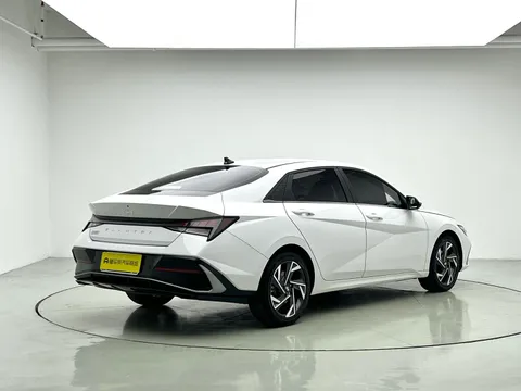 Hyundai Elantra (Avante)
