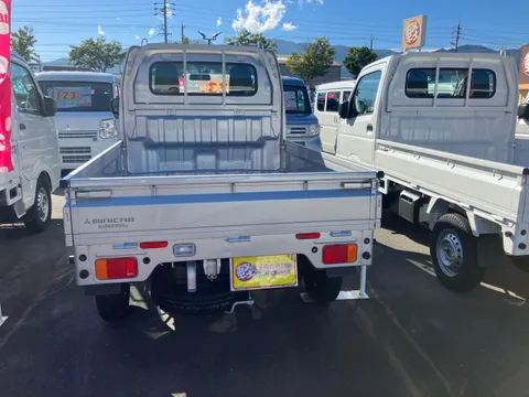 Mitsubishi Minicab Truck
