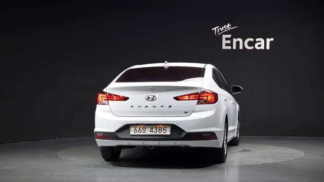 Hyundai Elantra (Avante)