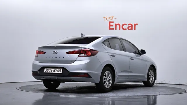 Hyundai Elantra (Avante)