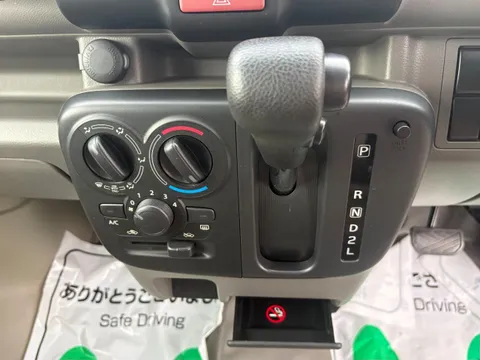 Mitsubishi Minicab Van