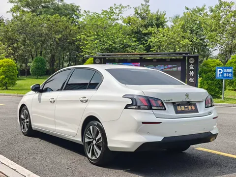 Peugeot 408