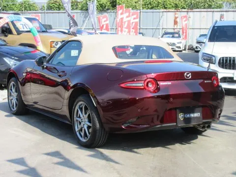 Mazda MX-5 (Roadster)