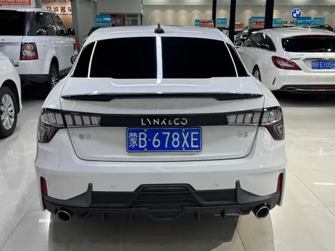 Lynk & Co 03