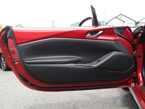 Mazda MX-5 (Roadster)