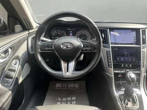 Infiniti Q50L