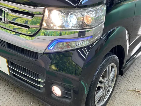 Honda N-BOX Custom