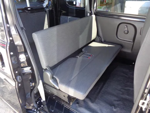 Nissan Clipper Van