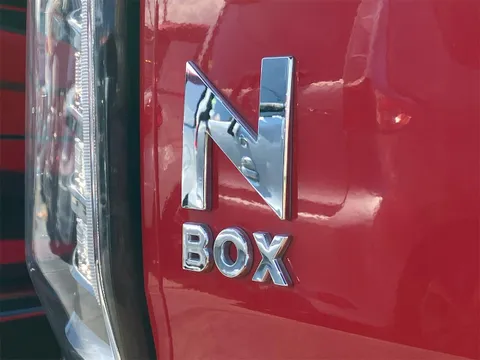 Honda N-BOX Custom