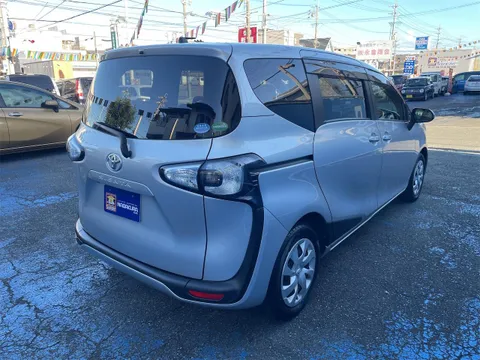 Toyota Sienta