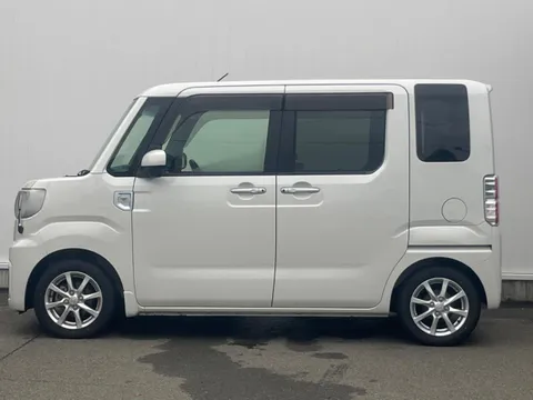 Toyota Pixis Mega