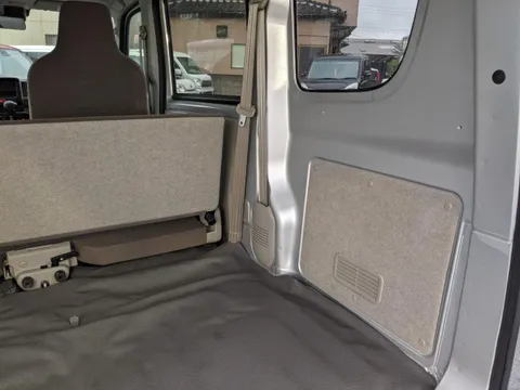 Nissan Clipper Van