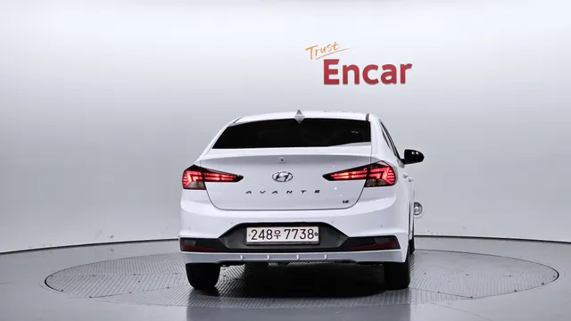 Hyundai Elantra (Avante)