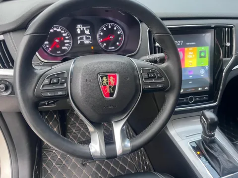 Roewe RX5